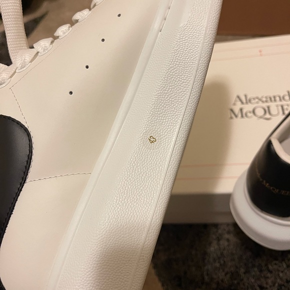 Alexander McQueen sneaker, authentic, in box - Picture 3 of 6